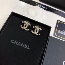  Chanel ear-nail High Quality  (only 1 piece for each account)