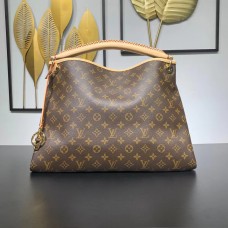 Louis Vuitton size: 41*19*31 cm