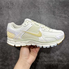 Trendy Sneakers  Size: 36 36.5 37.5 38 38.5 39 40 40.5 41 42 42.5 43 44 44.5 45 46 47.5  New Shebag Quality Standard