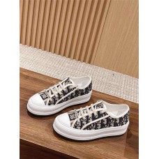 Trendy Sneakers  Size: 36 36.5 37.5 38 38.5 39 40 40.5 41 42 42.5 43 44 44.5 45 46 47.5  New Shebag Quality Standard