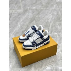 Trendy Sneakers  Size: 36 36.5 37.5 38 38.5 39 40 40.5 41 42 42.5 43 44 44.5 45 46 47.5  New Shebag Quality Standard
