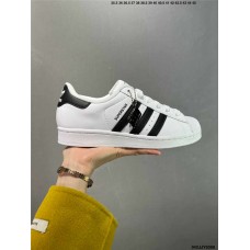 Trendy Sneakers  Size: 36 36.5 37.5 38 38.5 39 40 40.5 41 42 42.5 43 44 44.5 45 46 47.5  New Shebag Quality Standard