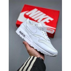 Trendy Sneakers  Size: 36 36.5 37.5 38 38.5 39 40 40.5 41 42 42.5 43 44 44.5 45 46 47.5  New Shebag Quality Standard
