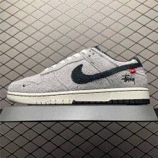 Nike Dunk Sneakers Size: 36 36.5 37.5 38 38.5 39 40 40.5 41 42 42.5 43 44 44.5 45 46 47.5  New Shebag Quality Standard