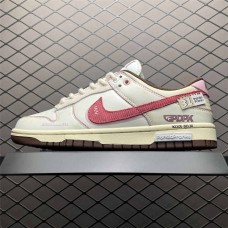 Nike Dunk Sneakers Size: 36 36.5 37.5 38 38.5 39 40 40.5 41 42 42.5 43 44 44.5 45 46 47.5  New Shebag Quality Standard