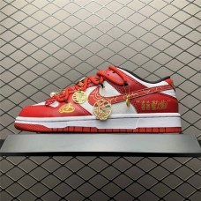 Nike Dunk Sneakers Size: 36 36.5 37.5 38 38.5 39 40 40.5 41 42 42.5 43 44 44.5 45 46 47.5  New Shebag Quality Standard