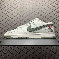 Nike Dunk Sneakers Size: 36 36.5 37.5 38 38.5 39 40 40.5 41 42 42.5 43 44 44.5 45 46 47.5  New Shebag Quality Standard