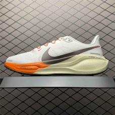 Nike Zoom Sneakers  Size: 36 36.5 37.5 38 38.5 39 40 40.5 41 42 42.5 43 44 44.5 45 46 47.5  New Shebag Quality Standard