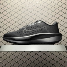Nike Zoom Sneakers  Size: 36 36.5 37.5 38 38.5 39 40 40.5 41 42 42.5 43 44 44.5 45 46 47.5  New Shebag Quality Standard