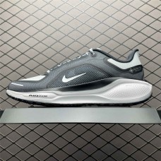Nike Zoom Sneakers  Size: 36 36.5 37.5 38 38.5 39 40 40.5 41 42 42.5 43 44 44.5 45 46 47.5  New Shebag Quality Standard