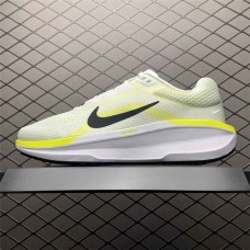 Nike Zoom Sneakers  Size: 36 36.5 37.5 38 38.5 39 40 40.5 41 42 42.5 43 44 44.5 45 46 47.5  New Shebag Quality Standard
