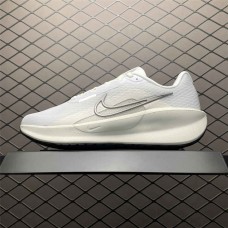 Nike Zoom Sneakers  Size: 36 36.5 37.5 38 38.5 39 40 40.5 41 42 42.5 43 44 44.5 45 46 47.5  New Shebag Quality Standard