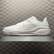 Nike Zoom Sneakers  Size: 36 36.5 37.5 38 38.5 39 40 40.5 41 42 42.5 43 44 44.5 45 46 47.5  New Shebag Quality Standard