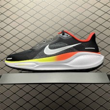 Nike Zoom Sneakers  Size: 36 36.5 37.5 38 38.5 39 40 40.5 41 42 42.5 43 44 44.5 45 46 47.5  New Shebag Quality Standard