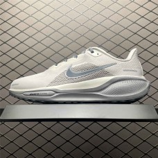 Nike Zoom Sneakers  Size: 36 36.5 37.5 38 38.5 39 40 40.5 41 42 42.5 43 44 44.5 45 46 47.5  New Shebag Quality Standard