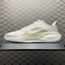 Nike Zoom Sneakers  Size: 36 36.5 37.5 38 38.5 39 40 40.5 41 42 42.5 43 44 44.5 45 46 47.5  New Shebag Quality Standard