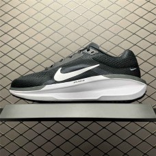 Nike Zoom Sneakers  Size: 36 36.5 37.5 38 38.5 39 40 40.5 41 42 42.5 43 44 44.5 45 46 47.5  New Shebag Quality Standard