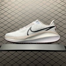 Nike Zoom Sneakers  Size: 36 36.5 37.5 38 38.5 39 40 40.5 41 42 42.5 43 44 44.5 45 46 47.5  New Shebag Quality Standard