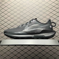 Nike Zoom Sneakers  Size: 36 36.5 37.5 38 38.5 39 40 40.5 41 42 42.5 43 44 44.5 45 46 47.5  New Shebag Quality Standard