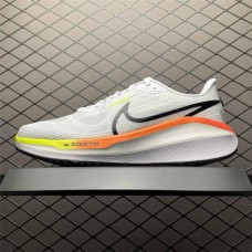 Nike Zoom Sneakers  Size: 36 36.5 37.5 38 38.5 39 40 40.5 41 42 42.5 43 44 44.5 45 46 47.5  New Shebag Quality Standard