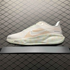 Nike Zoom Sneakers  Size: 36 36.5 37.5 38 38.5 39 40 40.5 41 42 42.5 43 44 44.5 45 46 47.5  New Shebag Quality Standard