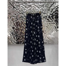 Louis Vuitton Clothing size S M L (Size chart below) comment size and color