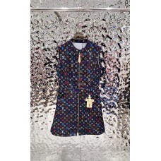 Louis Vuitton Clothing size S M L (Size chart below) comment size and color