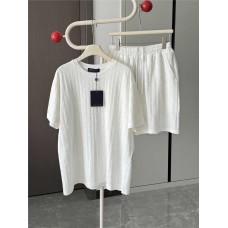 Louis Vuitton Clothing size S M L (Size chart below) comment size and color