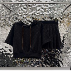 Louis Vuitton Clothing size S M L (Size chart below) comment size and color