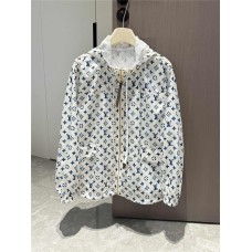 Louis Vuitton Clothing size S M L (Size chart below) comment size and color
