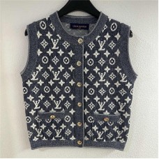 Louis Vuitton Clothing size S M L (Size chart below) comment size and color
