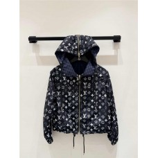 Louis Vuitton Clothing size S M L (Size chart below) comment size and color