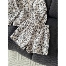 Louis Vuitton Clothing size S M L (Size chart below) comment size and color