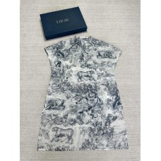 Chanel Clothing size S M L (Size chart below) comment size and color