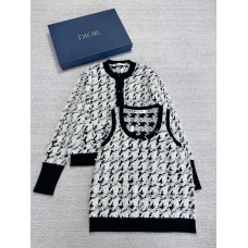 Chanel Clothing size S M L (Size chart below) comment size and color
