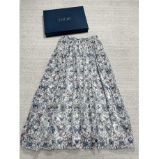 Chanel Clothing size S M L (Size chart below) comment size and color