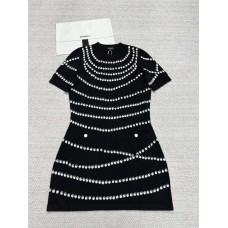 Chanel Clothing size S M L (Size chart below) comment size and color