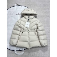 Chanel Clothing size S M L (Size chart below) comment size and color