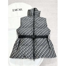 Chanel Clothing size S M L (Size chart below) comment size and color