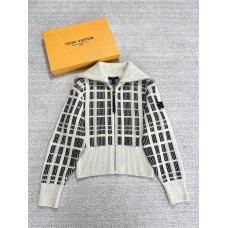 Chanel Clothing size S M L (Size chart below) comment size and color