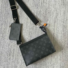 Louis Vuitton GASTON WEARABLE WALLET M81015 22x14.5x4.5cm