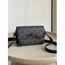 Louis Vuitton STEAMER WEARABLE M81783 18x11x6.5cm