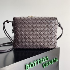 Bottega Veneta loop camera 25*18*11cm