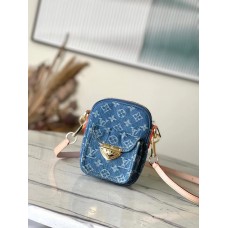 Louis Vuitton M82948  Fairfax Pochette 14 x 18 x 2.7cm