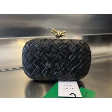 Bottega Veneta 2024  Knot 19x11.5x5cm