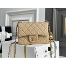 Chanel gold ball 13x18x7cm black lambskin beige