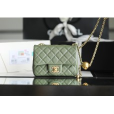 Chanel gold ball 13x18x7cm black lambskin green