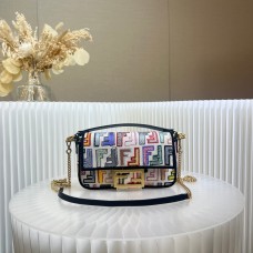 Fendi   baguette mini 20*13*5cm