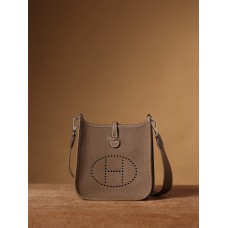 Hermes Evelyne 18cm TaurillonMaurice