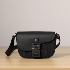Dior Bobby bag 22 x 17 x 6cm black leather